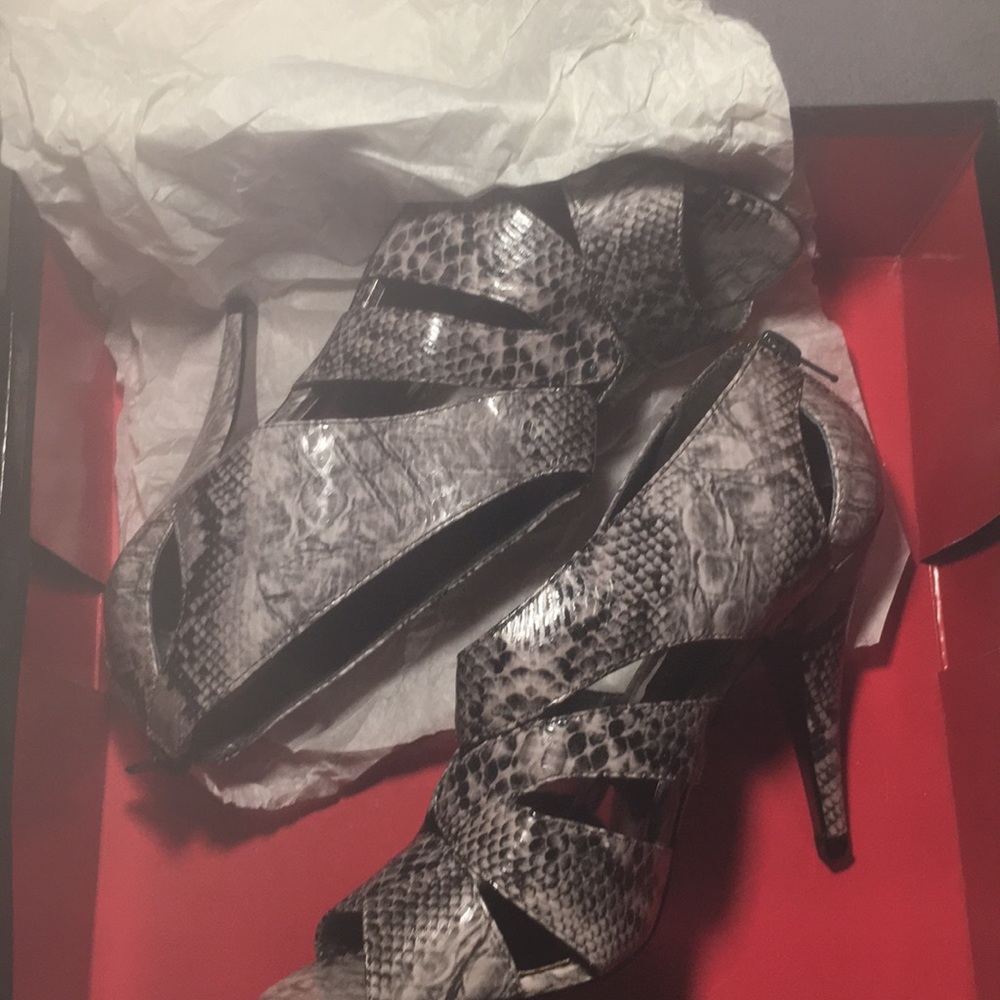 Steve Madden luxe l-babas